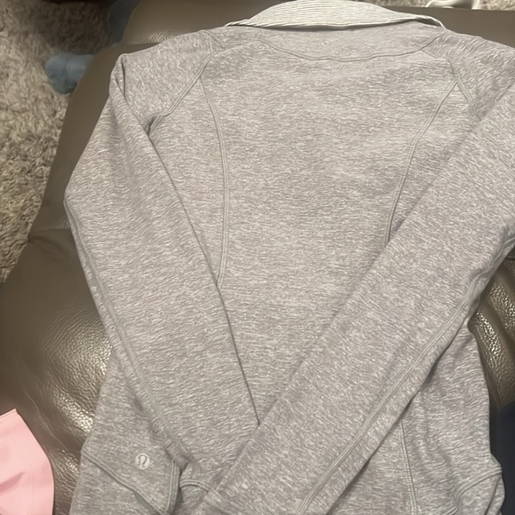 SOLD Lululemon Think Fast Pullover Heathered
Slate Tonka Stripe Heathered Slate - Picture 13 of 13